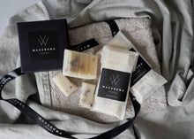 Load image into Gallery viewer, Handmade Soy Wax Melts- Choose your scent