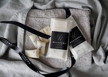 Load image into Gallery viewer, Handmade Soy Wax Melts- Choose your scent
