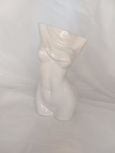 Load image into Gallery viewer, Caramel Rose Home Masterpiece Vase - White