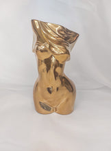 Load image into Gallery viewer, Caramel Rose Home Masterpiece Vase - Gold