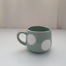 Load image into Gallery viewer, Gold accent and polka dots mug - Navy
