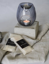 Load image into Gallery viewer, Handmade Soy Wax Melts- Choose your scent
